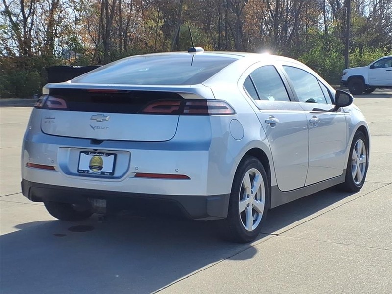 Chevrolet Volt Vehicle Full-screen Gallery Image 04