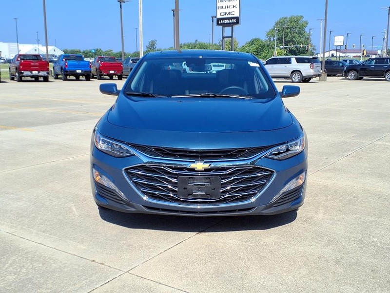 Chevrolet Malibu Vehicle Full-screen Gallery Image 7