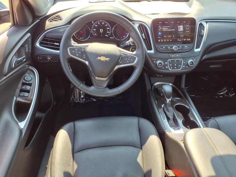 Chevrolet Malibu Vehicle Full-screen Gallery Image 9