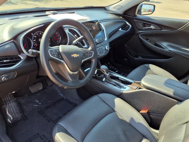 Chevrolet Malibu Vehicle Full-screen Gallery Image 20