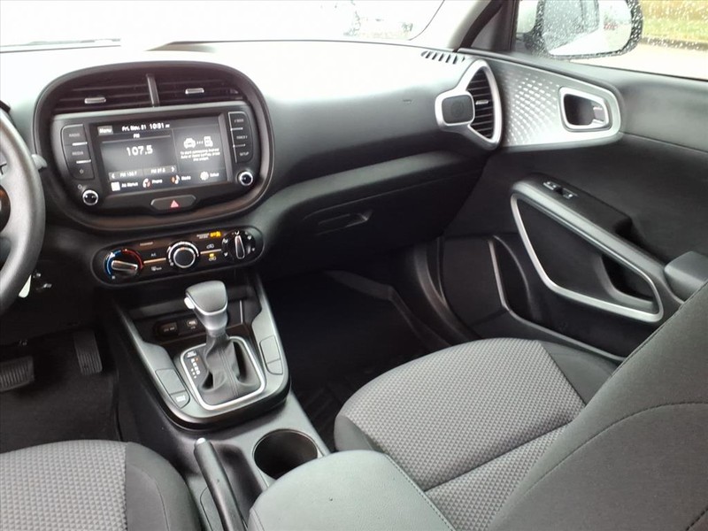 Kia Soul Vehicle Full-screen Gallery Image 10