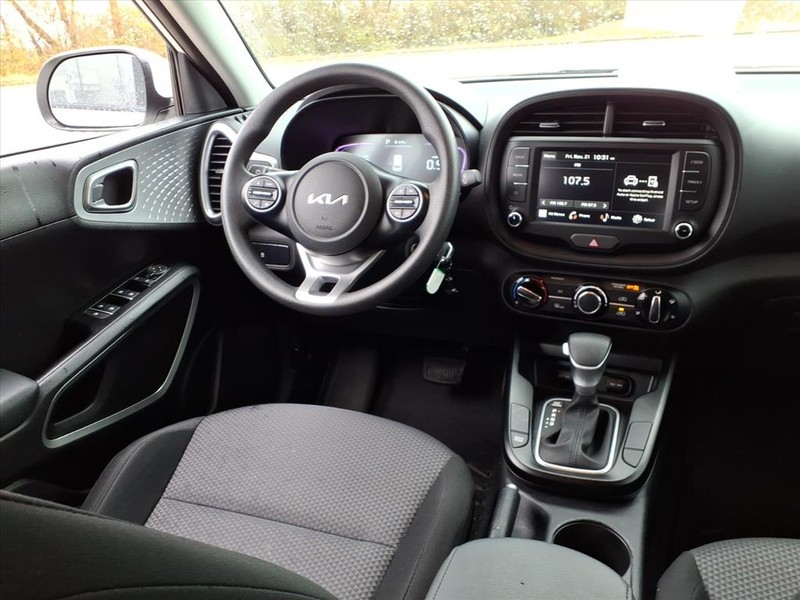 Kia Soul Vehicle Full-screen Gallery Image 11