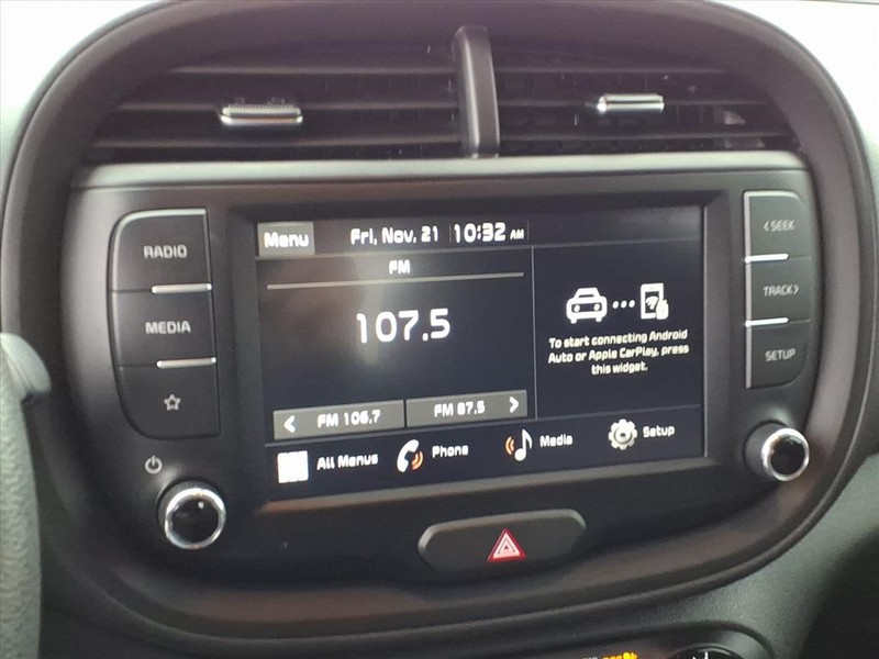 Kia Soul Vehicle Full-screen Gallery Image 12