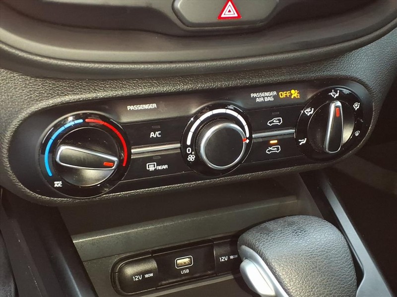 Kia Soul Vehicle Full-screen Gallery Image 14