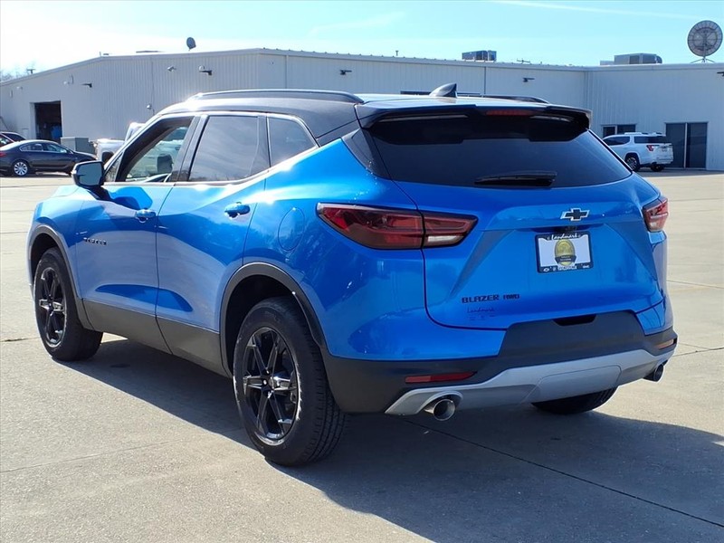 Chevrolet Blazer Vehicle Full-screen Gallery Image 3