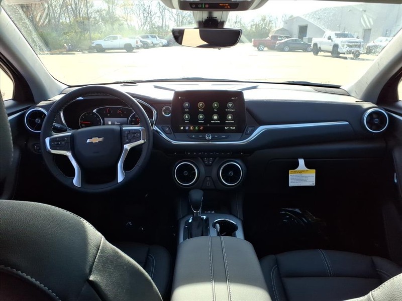 Chevrolet Blazer Vehicle Full-screen Gallery Image 4