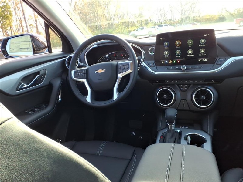 Chevrolet Blazer Vehicle Full-screen Gallery Image 7