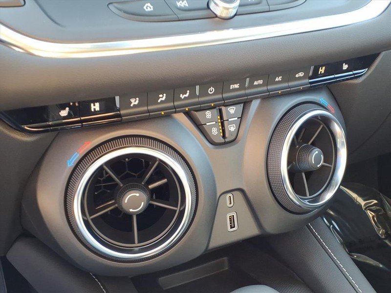 Chevrolet Blazer Vehicle Full-screen Gallery Image 10