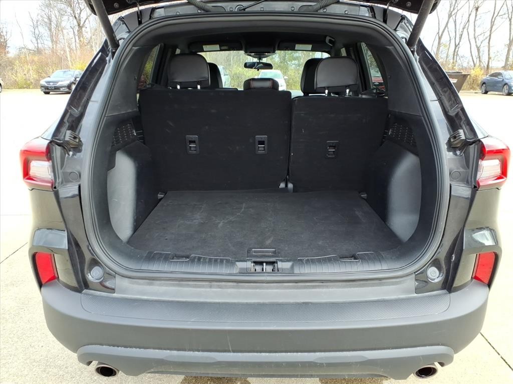 Ford Escape Vehicle Full-screen Gallery Image 25