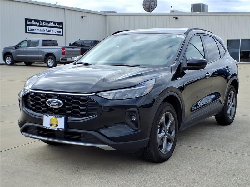 Ford Escape Vehicle Full-screen Gallery Image 2