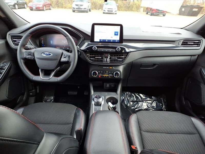 Ford Escape Vehicle Full-screen Gallery Image 8