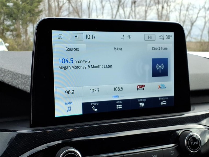 Ford Escape Vehicle Full-screen Gallery Image 12