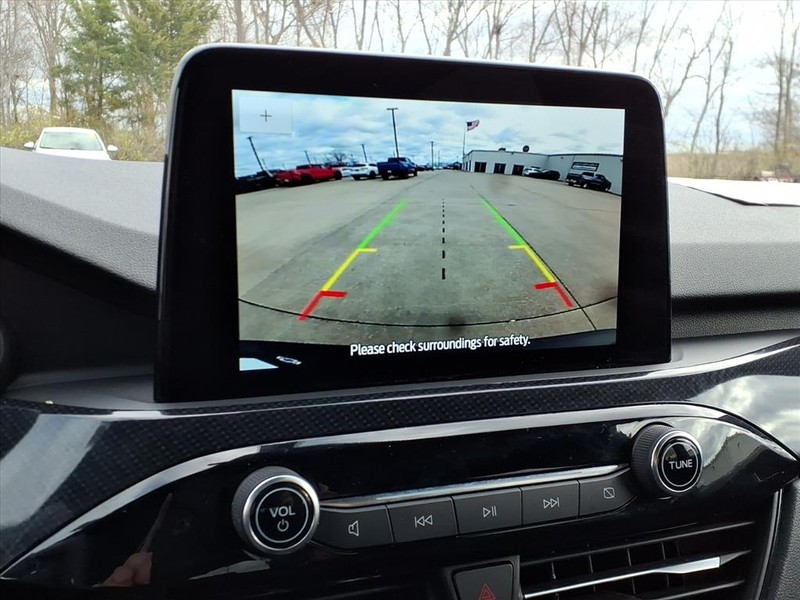 Ford Escape Vehicle Full-screen Gallery Image 13