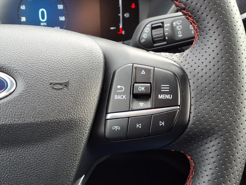 Ford Escape Vehicle Full-screen Gallery Image 19