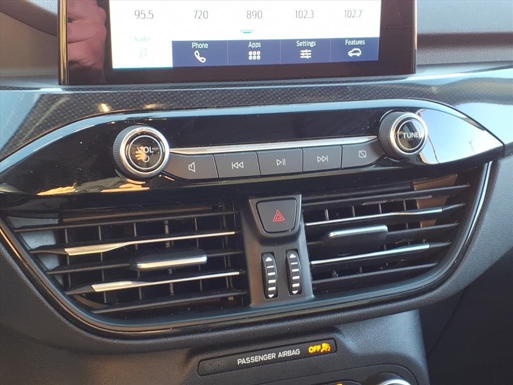 Ford Escape Vehicle Full-screen Gallery Image 14