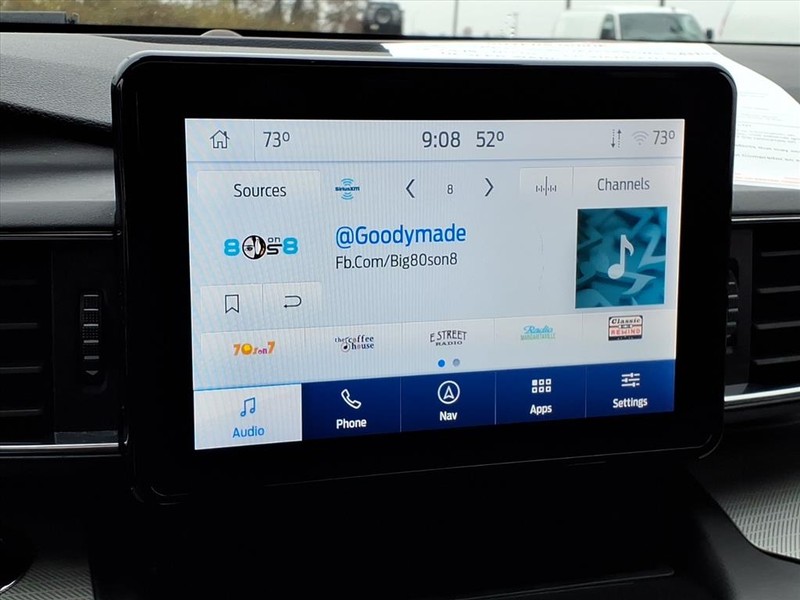 Ford Explorer Vehicle Full-screen Gallery Image 12