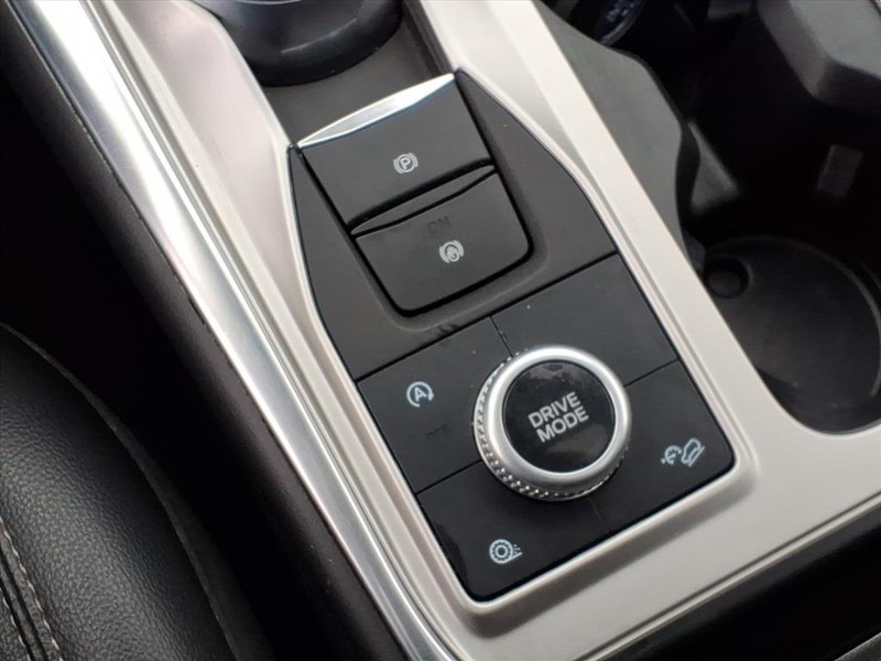 Ford Explorer Vehicle Full-screen Gallery Image 16