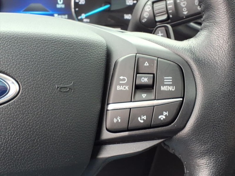 Ford Explorer Vehicle Full-screen Gallery Image 18