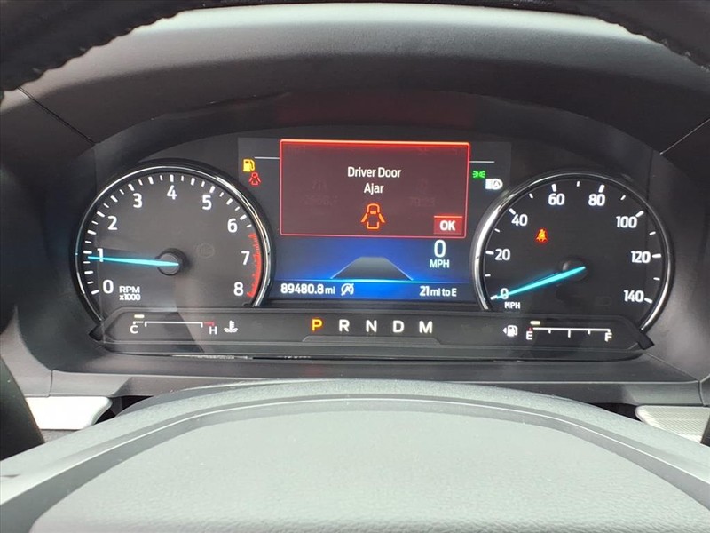 Ford Explorer Vehicle Full-screen Gallery Image 19