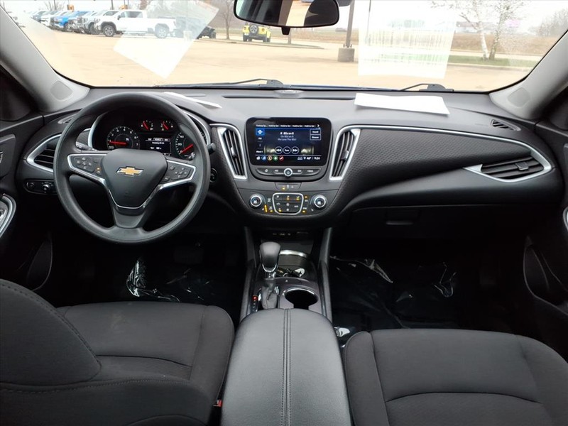 Chevrolet Malibu Vehicle Full-screen Gallery Image 08