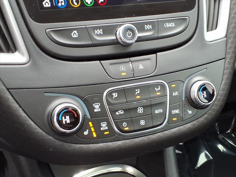 Chevrolet Malibu Vehicle Full-screen Gallery Image 14