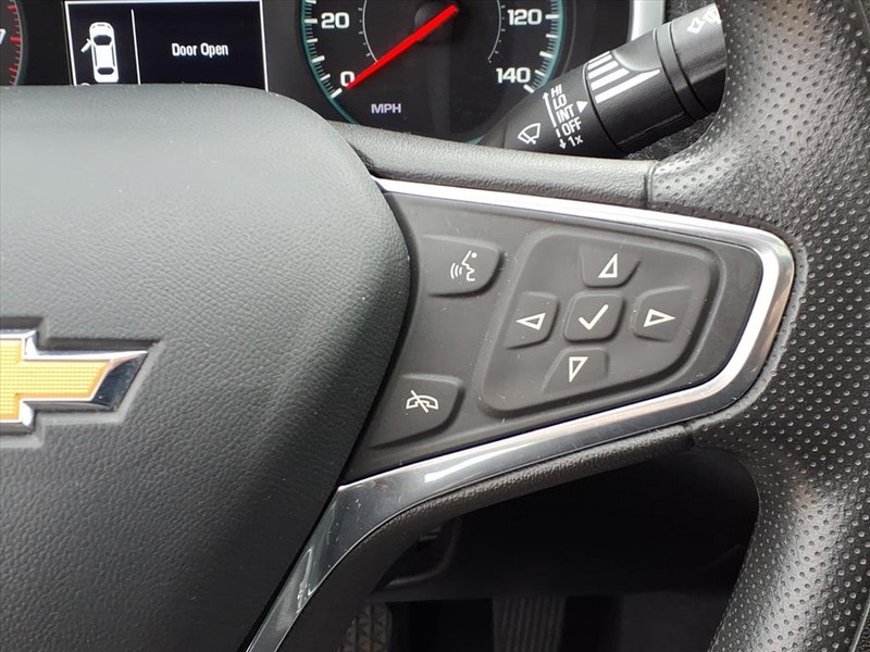 Chevrolet Malibu Vehicle Full-screen Gallery Image 17