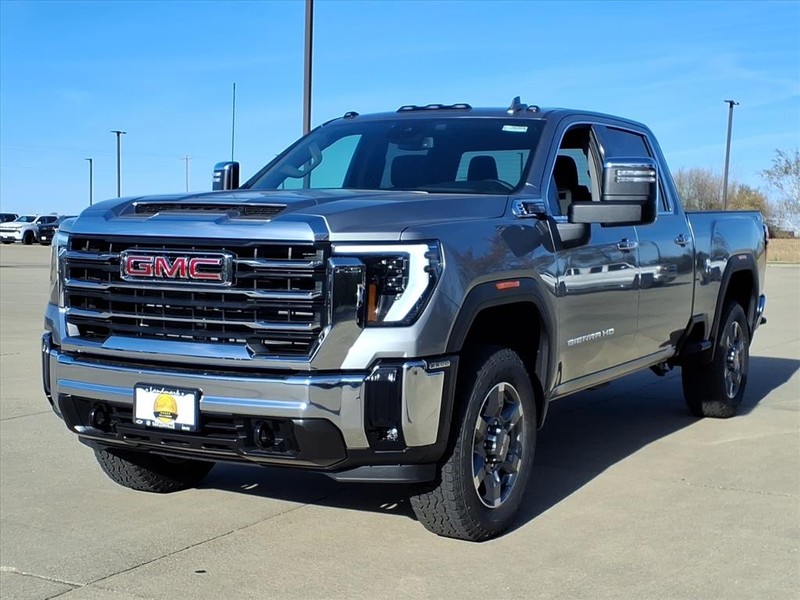 GMC Sierra 2500HD Vehicle Full-screen Gallery Image 2