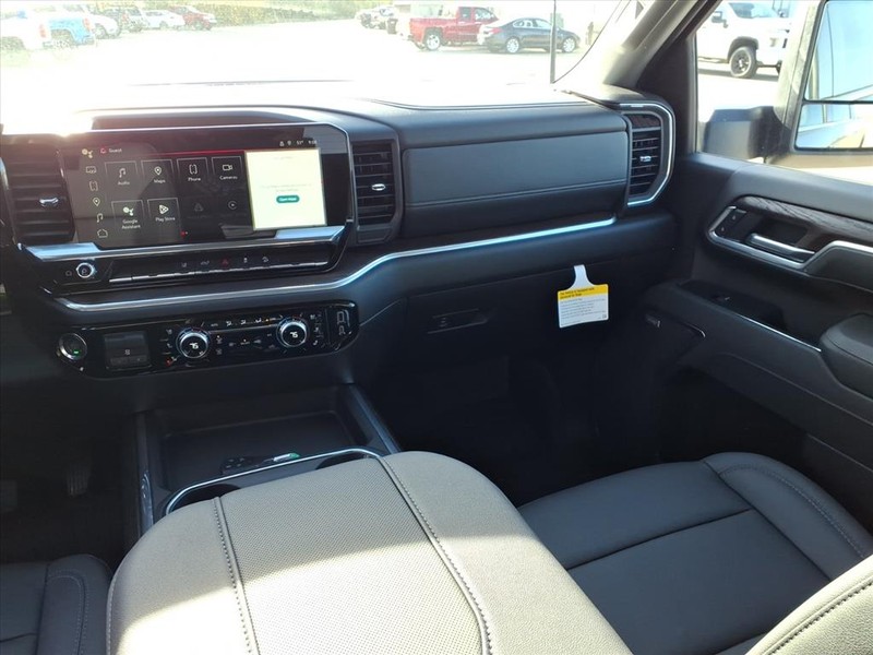 GMC Sierra 2500HD Vehicle Full-screen Gallery Image 6