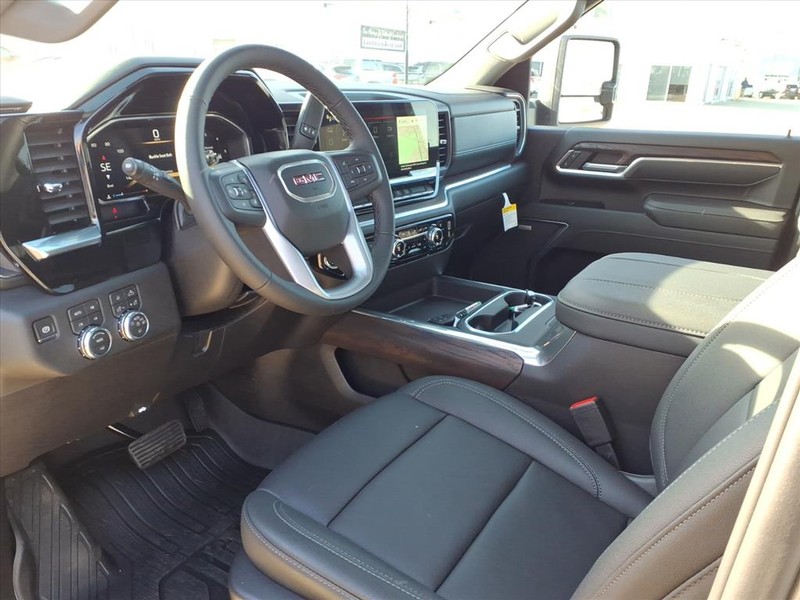 GMC Sierra 2500HD Vehicle Full-screen Gallery Image 16