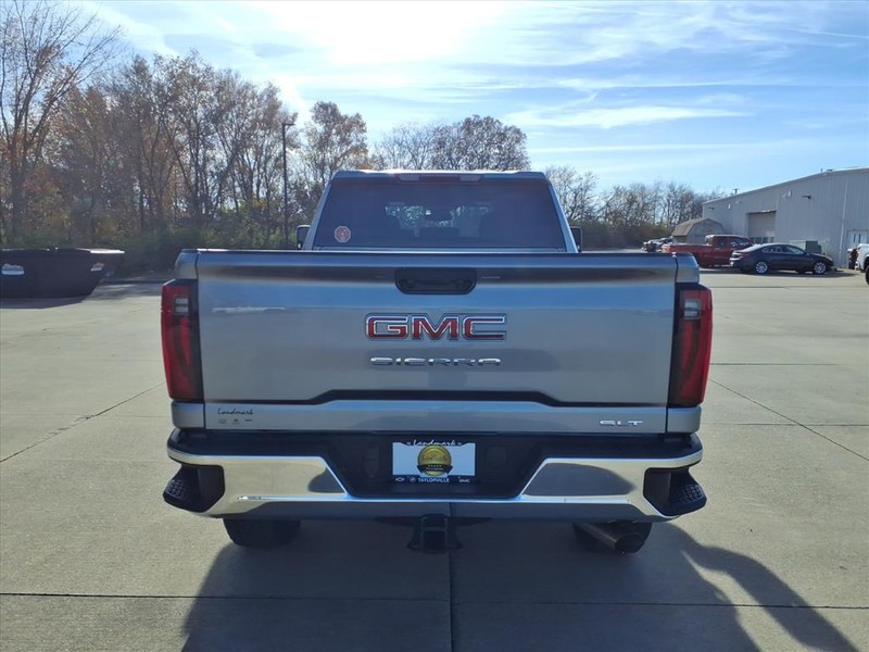 GMC Sierra 2500HD Vehicle Full-screen Gallery Image 19