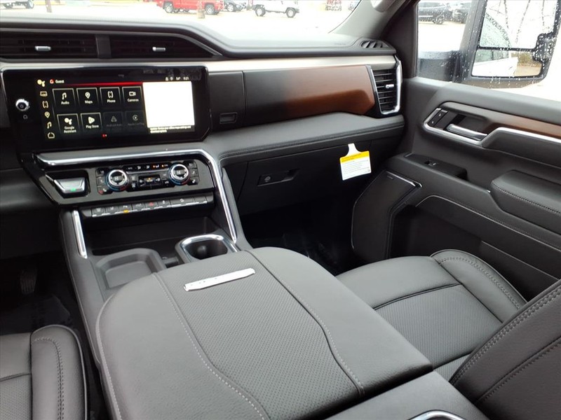 GMC Sierra 2500HD Vehicle Full-screen Gallery Image 6