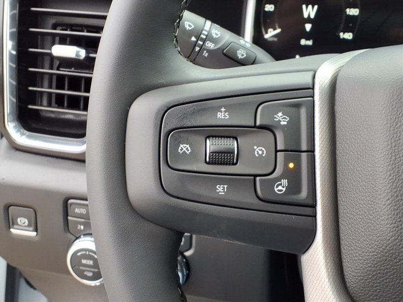 GMC Sierra 2500HD Vehicle Full-screen Gallery Image 11