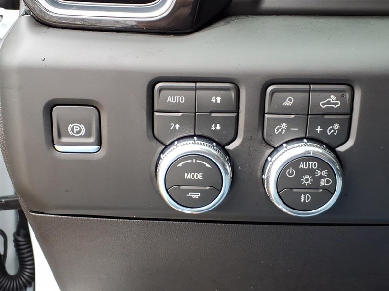 GMC Sierra 2500HD Vehicle Full-screen Gallery Image 14