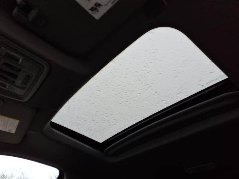 GMC Sierra 2500HD Vehicle Full-screen Gallery Image 17