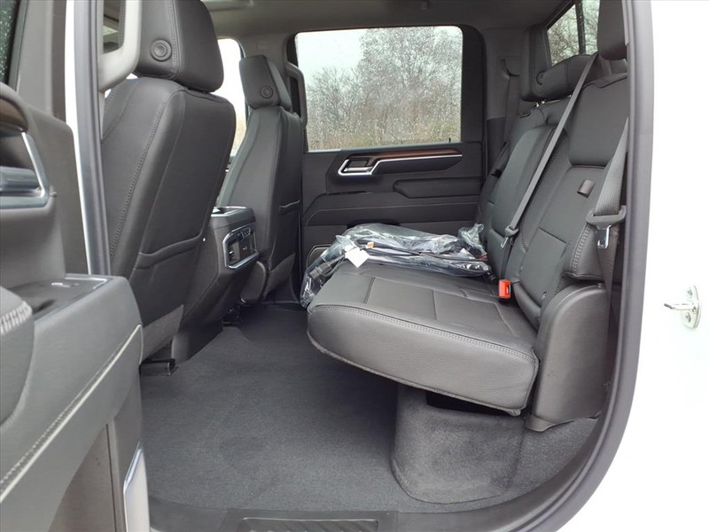 GMC Sierra 2500HD Vehicle Full-screen Gallery Image 18