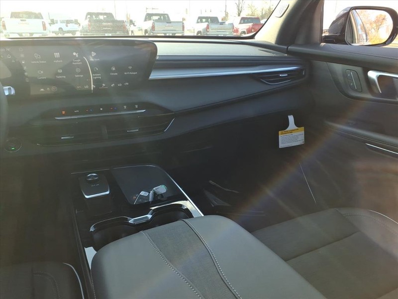 Buick Enclave Vehicle Full-screen Gallery Image 6