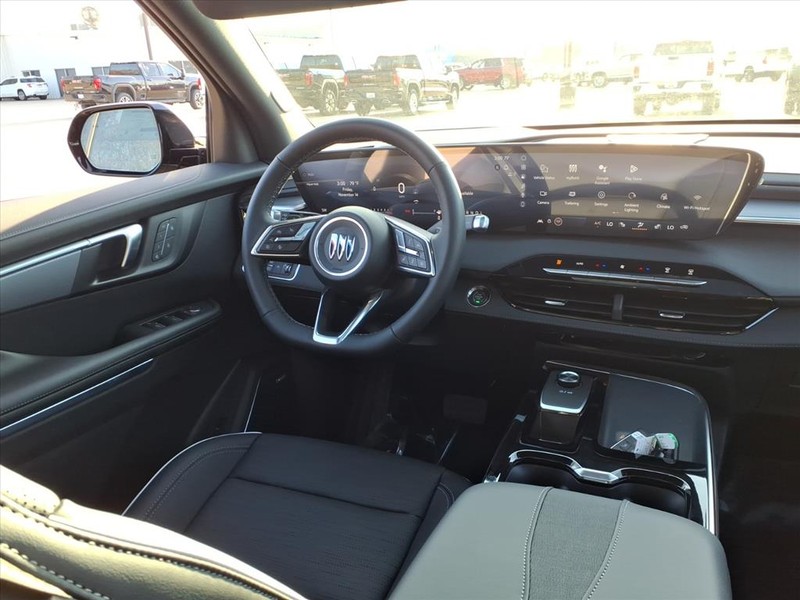 Buick Enclave Vehicle Full-screen Gallery Image 7