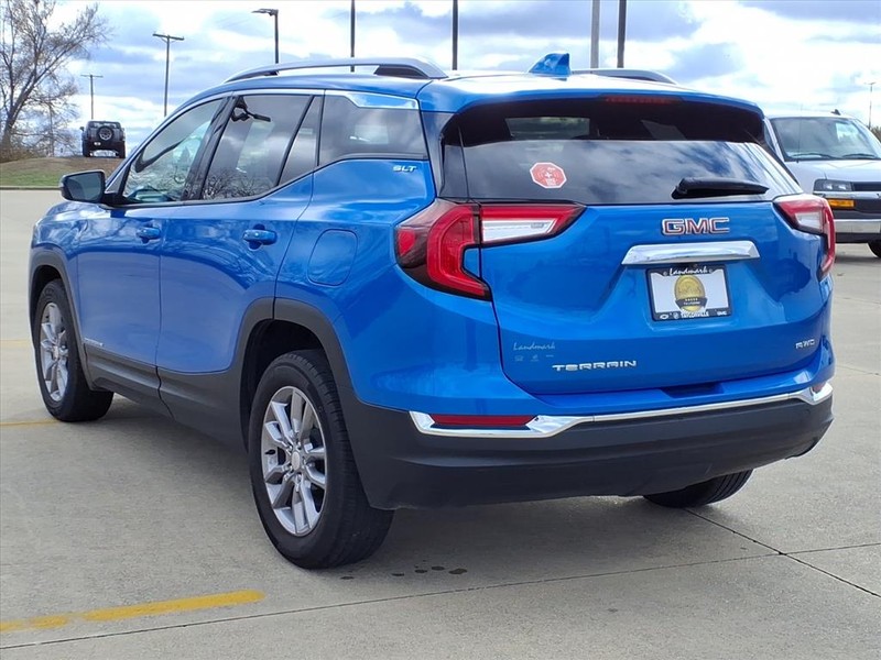 GMC Terrain Vehicle Full-screen Gallery Image 3