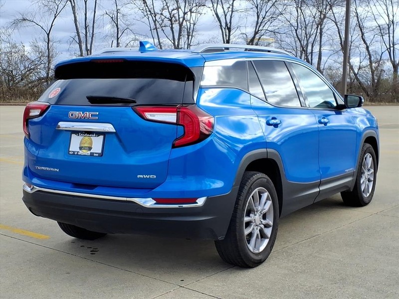 GMC Terrain Vehicle Full-screen Gallery Image 4