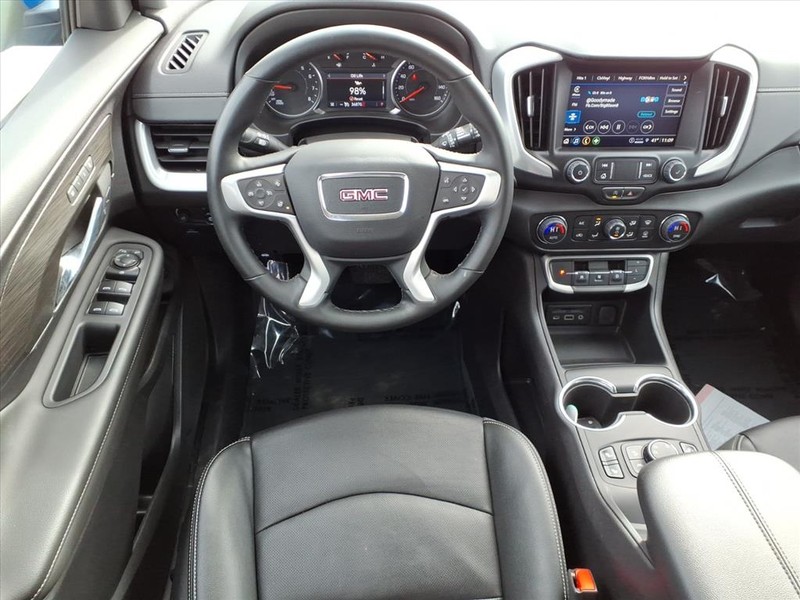 GMC Terrain Vehicle Full-screen Gallery Image 9