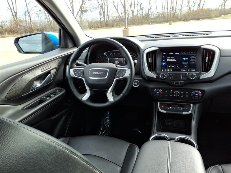 GMC Terrain Vehicle Full-screen Gallery Image 11