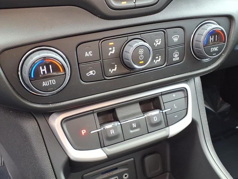 GMC Terrain Vehicle Full-screen Gallery Image 15