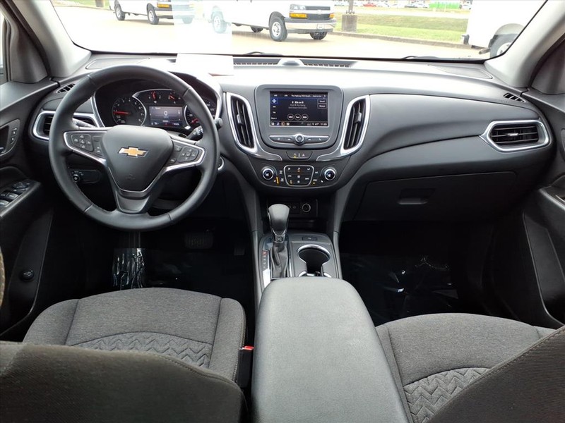 Chevrolet Equinox Vehicle Full-screen Gallery Image 08