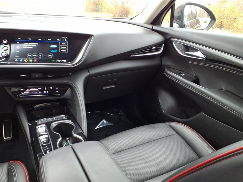 Buick Envision Vehicle Full-screen Gallery Image 10