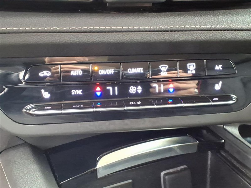 Buick Envision Vehicle Full-screen Gallery Image 14