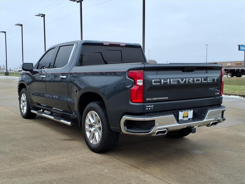 Chevrolet Silverado 1500 Vehicle Full-screen Gallery Image 3