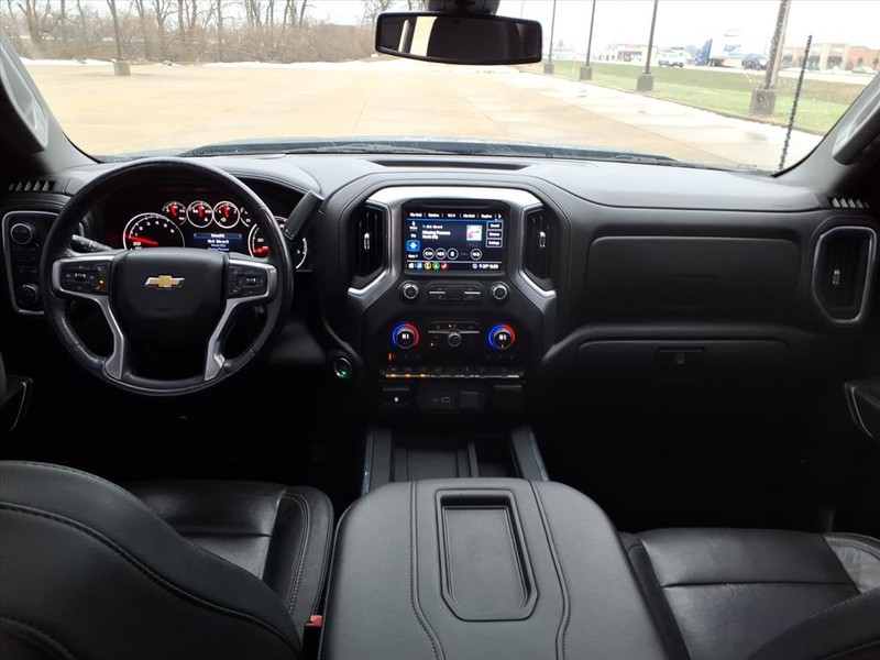 Chevrolet Silverado 1500 Vehicle Full-screen Gallery Image 8