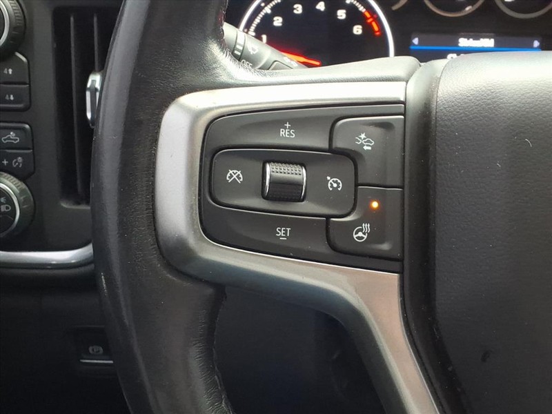 Chevrolet Silverado 1500 Vehicle Full-screen Gallery Image 15