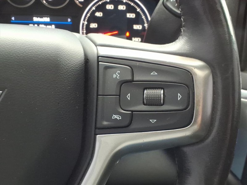 Chevrolet Silverado 1500 Vehicle Full-screen Gallery Image 16