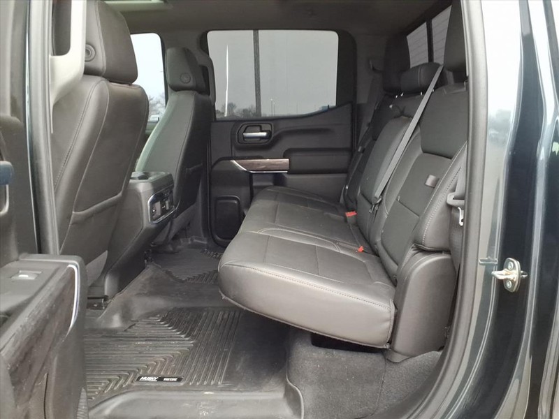 Chevrolet Silverado 1500 Vehicle Full-screen Gallery Image 22